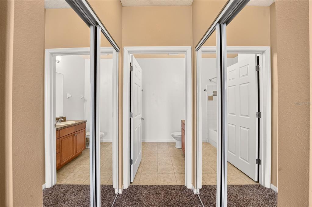 1185 Southwest 9th Road, Unit 409 Gainesville, FL 32601 - Photo 15 of 25 Gallery Image 15