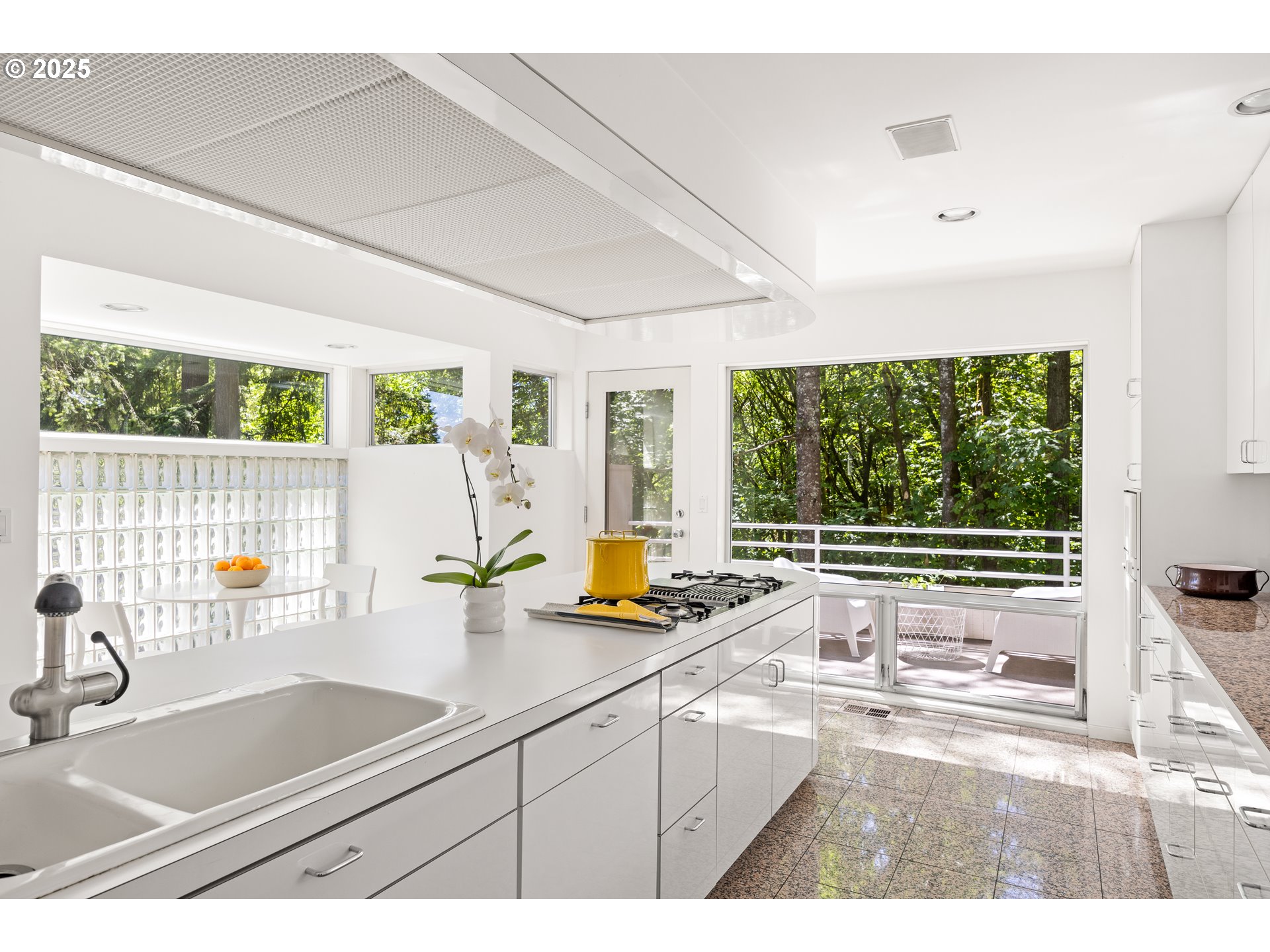 3232 Southwest Upper Cascade Drive Portland, OR 97205 - Photo 21 of 43