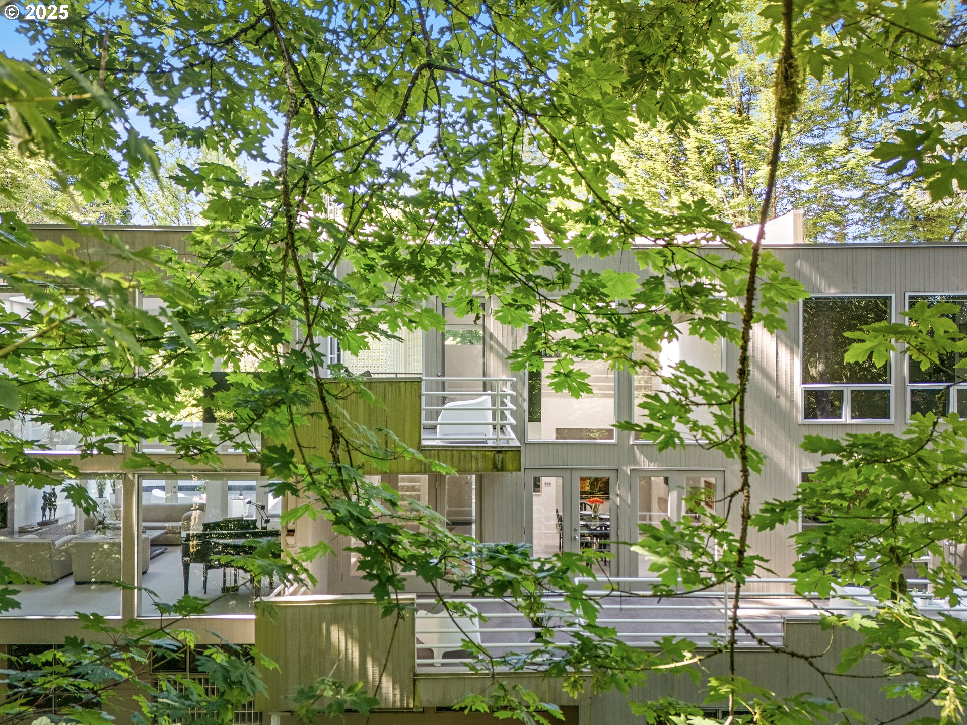 3232 Southwest Upper Cascade Drive Portland, OR 97205 - Photo 38 of 43