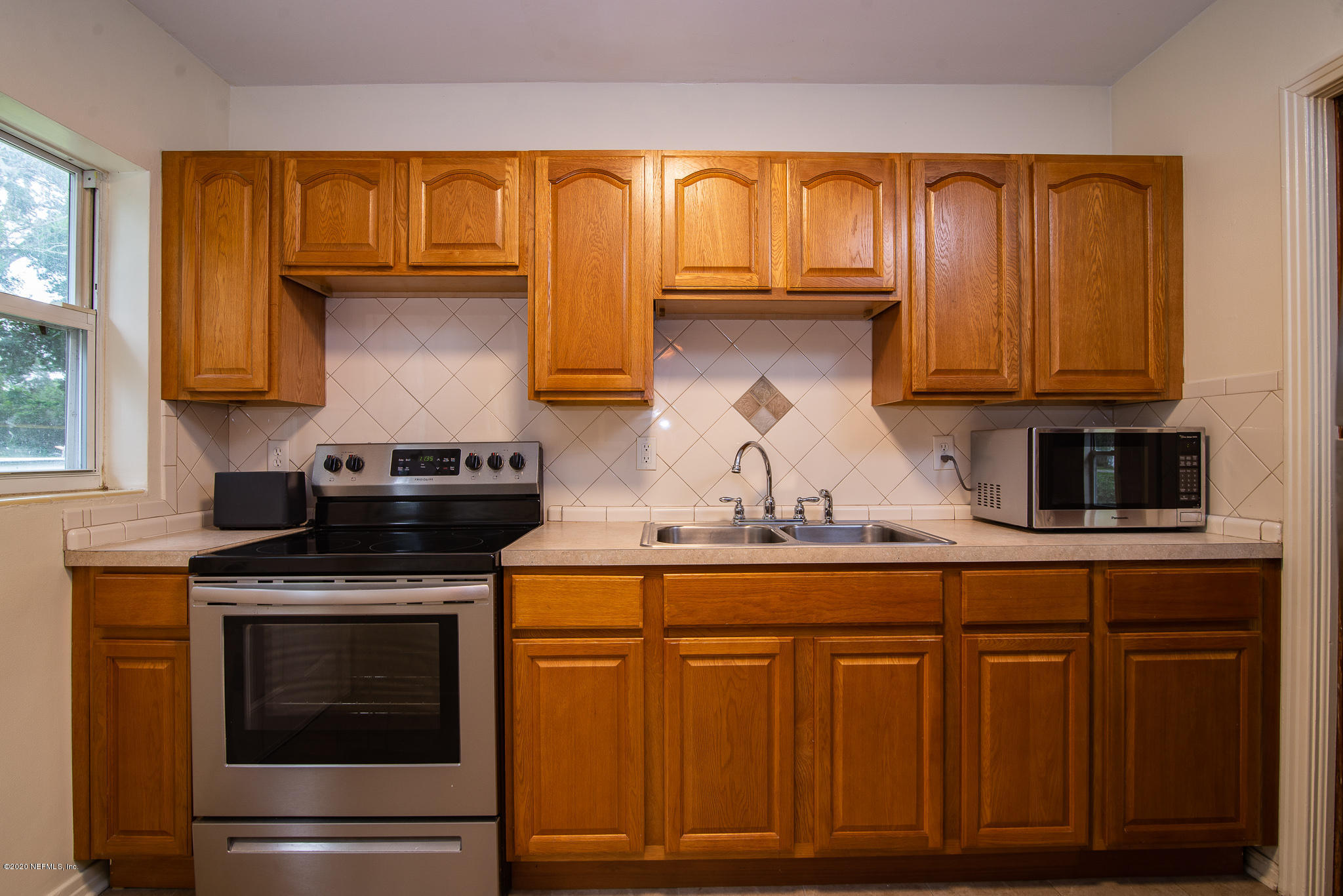 559 Oglethorpe Road Jacksonville, FL 32216 - Photo 11 of 31 KITCHEN