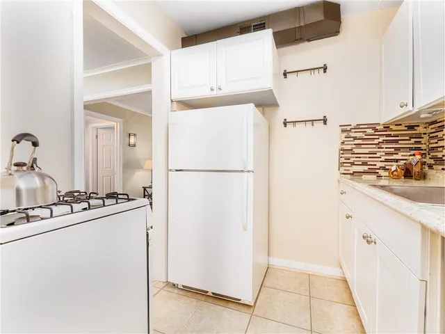 $190,000 | 14 East 50th Street, Unit 1, Kansas City, MO 64112