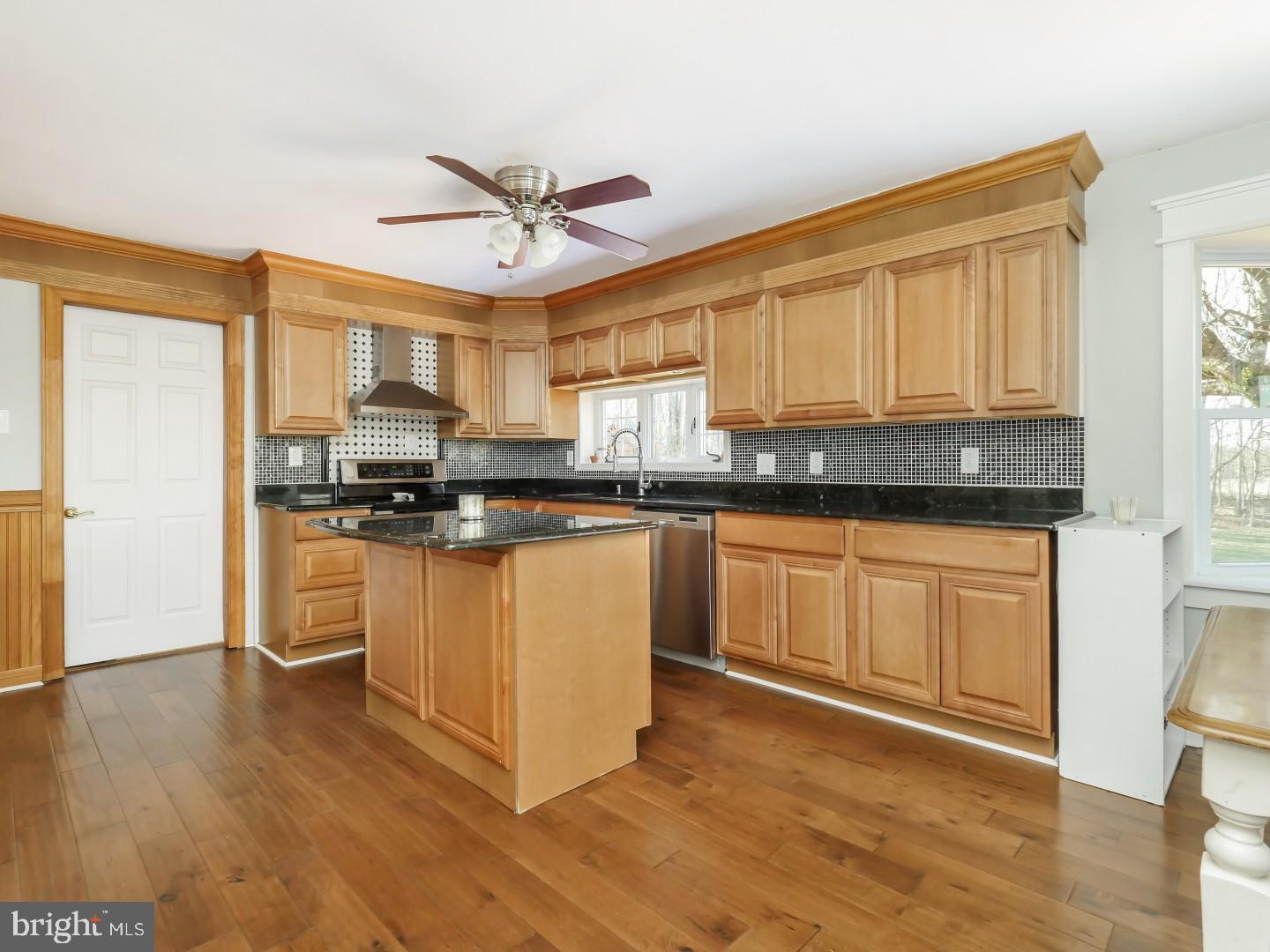 1229 Swamp Road Furlong, PA 18925 - Photo 10 of 36
