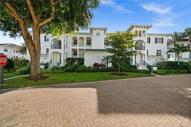 $1,399,000 | 755 Bentwater Circle, Unit 104, Naples, FL 34108