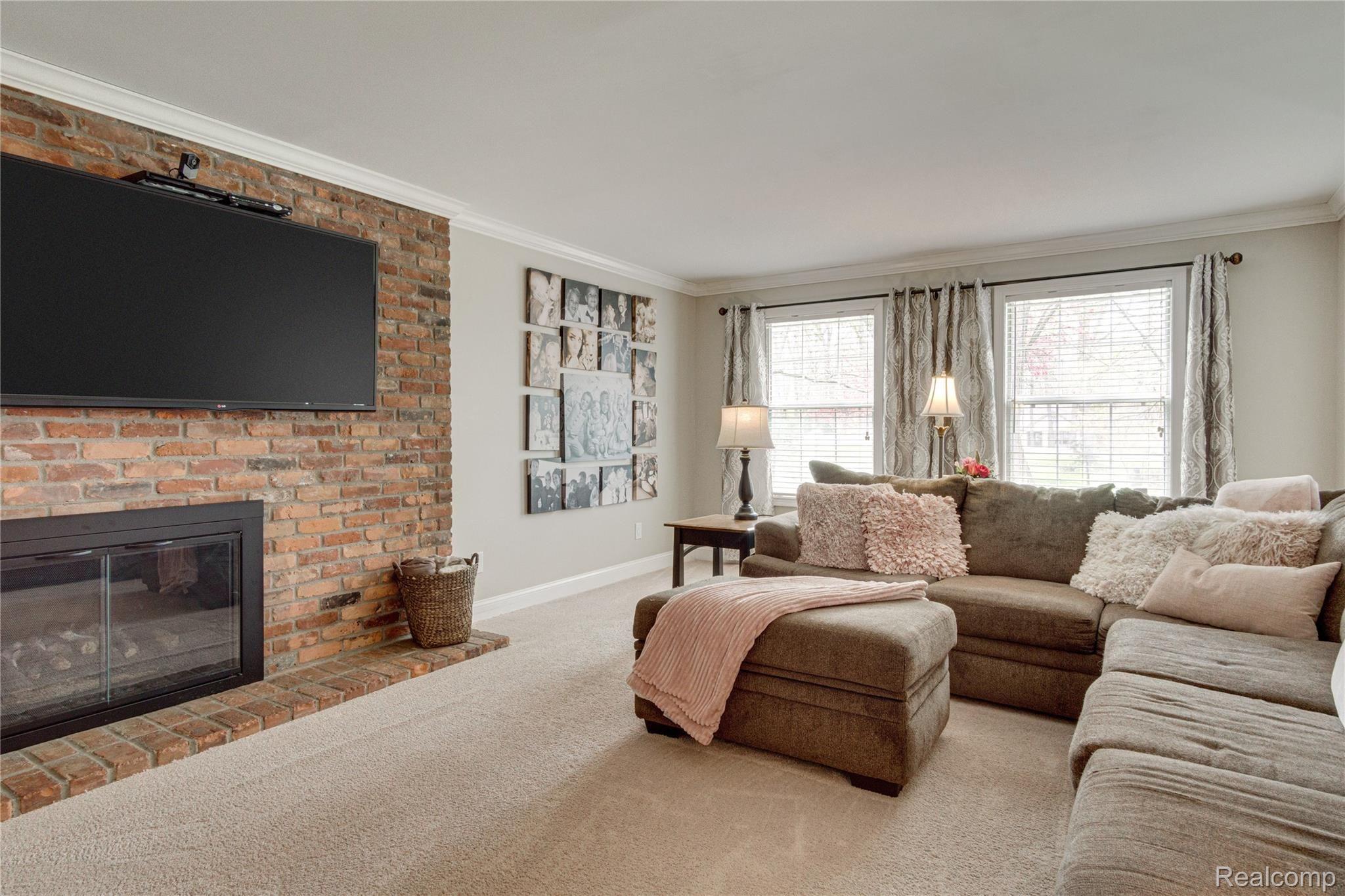 5322 Owen Road Linden, MI 48451 - Photo 3 of 33 Interiors (3 of 54).jpg