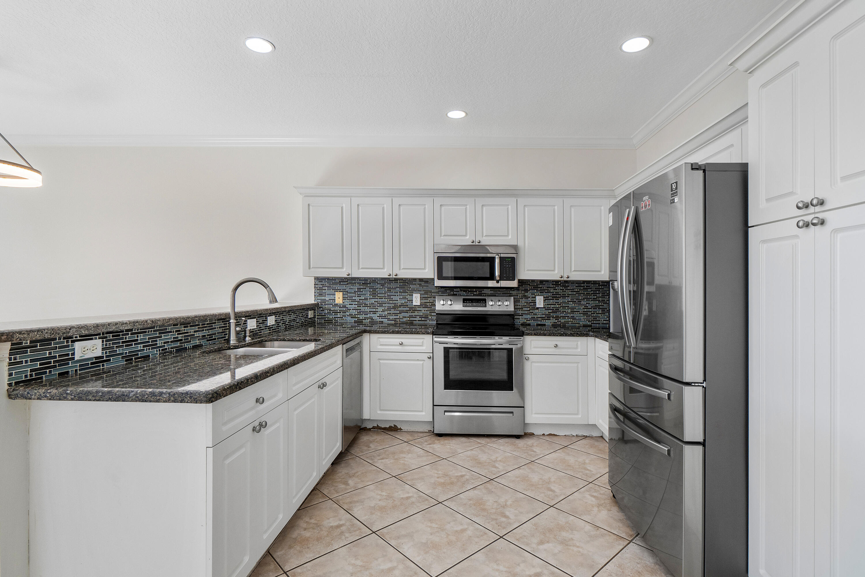 18140 Boca Way Drive Boca Raton, FL 33498 - Photo 12 of 59 009-18140BocaWayDrive-BocaRaton-FL-33498