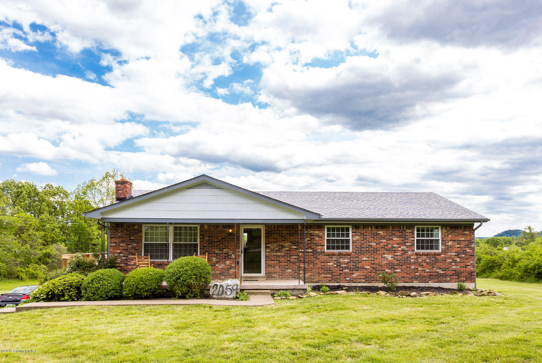2059 Raymond Road Shepherdsville, KY 40165 - Photo 2 of 40 Front View