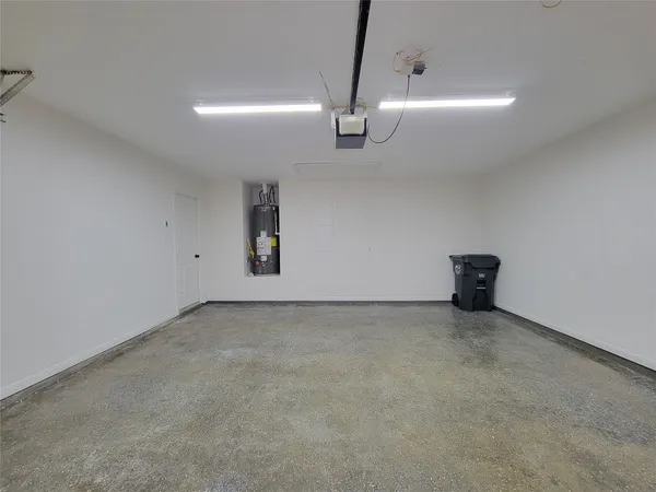 $2,595 | 21123 Amber Crossing Drive, Richmond, TX 77406