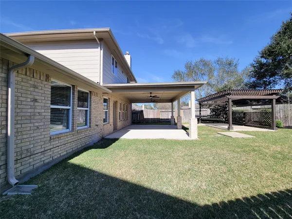 $2,595 | 21123 Amber Crossing Drive, Richmond, TX 77406