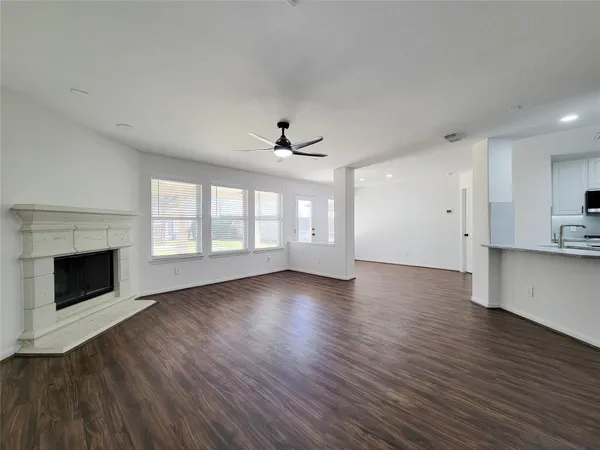 $2,595 | 21123 Amber Crossing Drive, Richmond, TX 77406