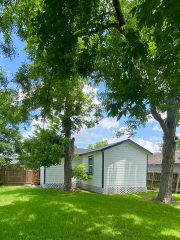 $1,950 | 810 Avenue D, South Houston, TX 77587