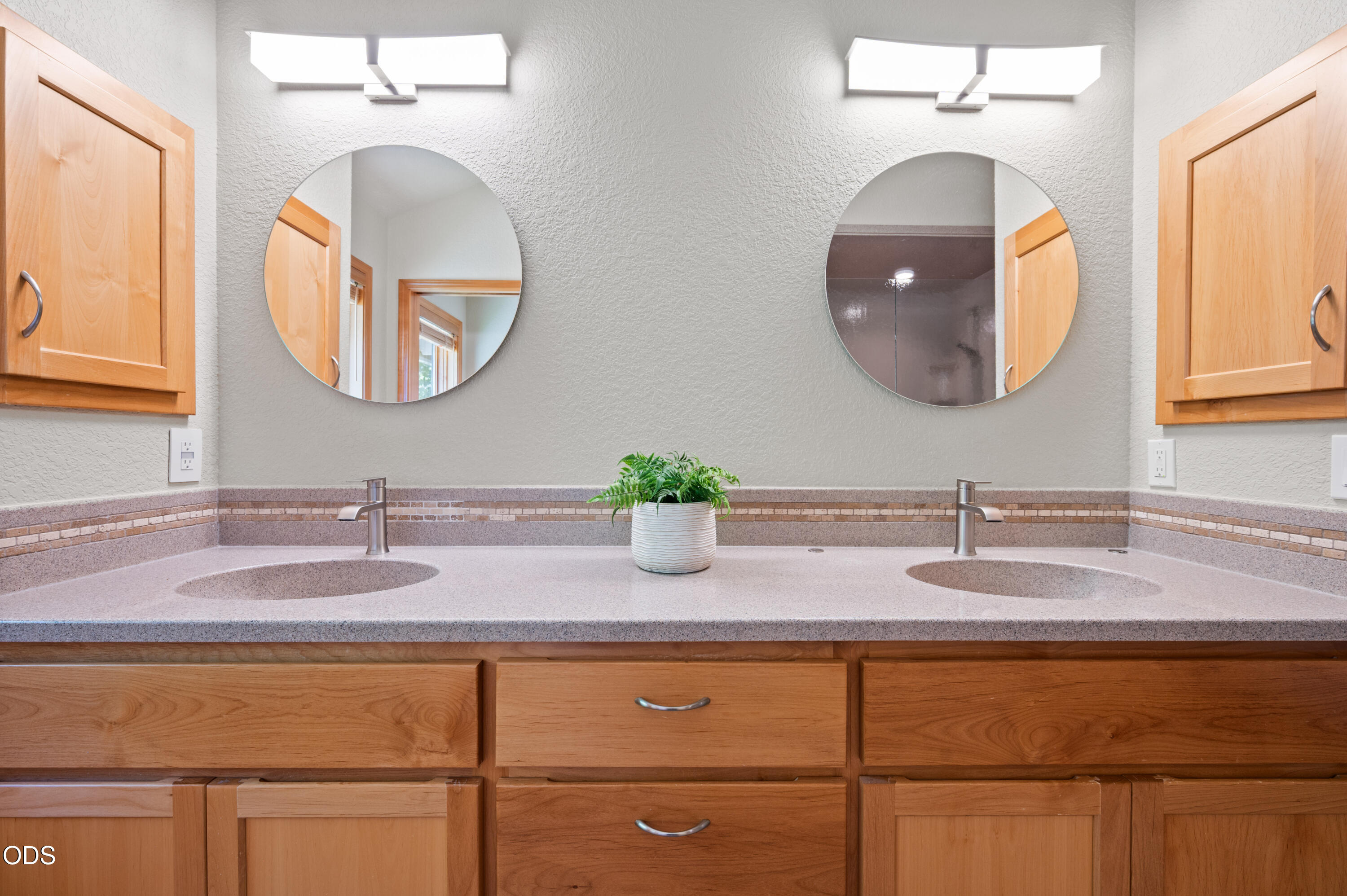 4211 Northwest Lower Village Road Bend, OR 97703 - Photo 41 of 58