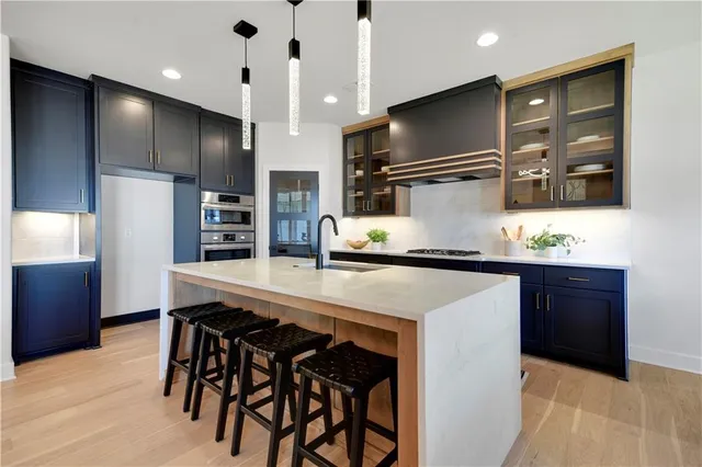 $844,000 | 15388 West 161st Terrace, Olathe, KS 66062