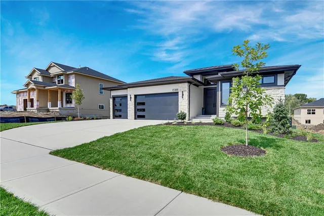 $844,000 | 15388 West 161st Terrace, Olathe, KS 66062