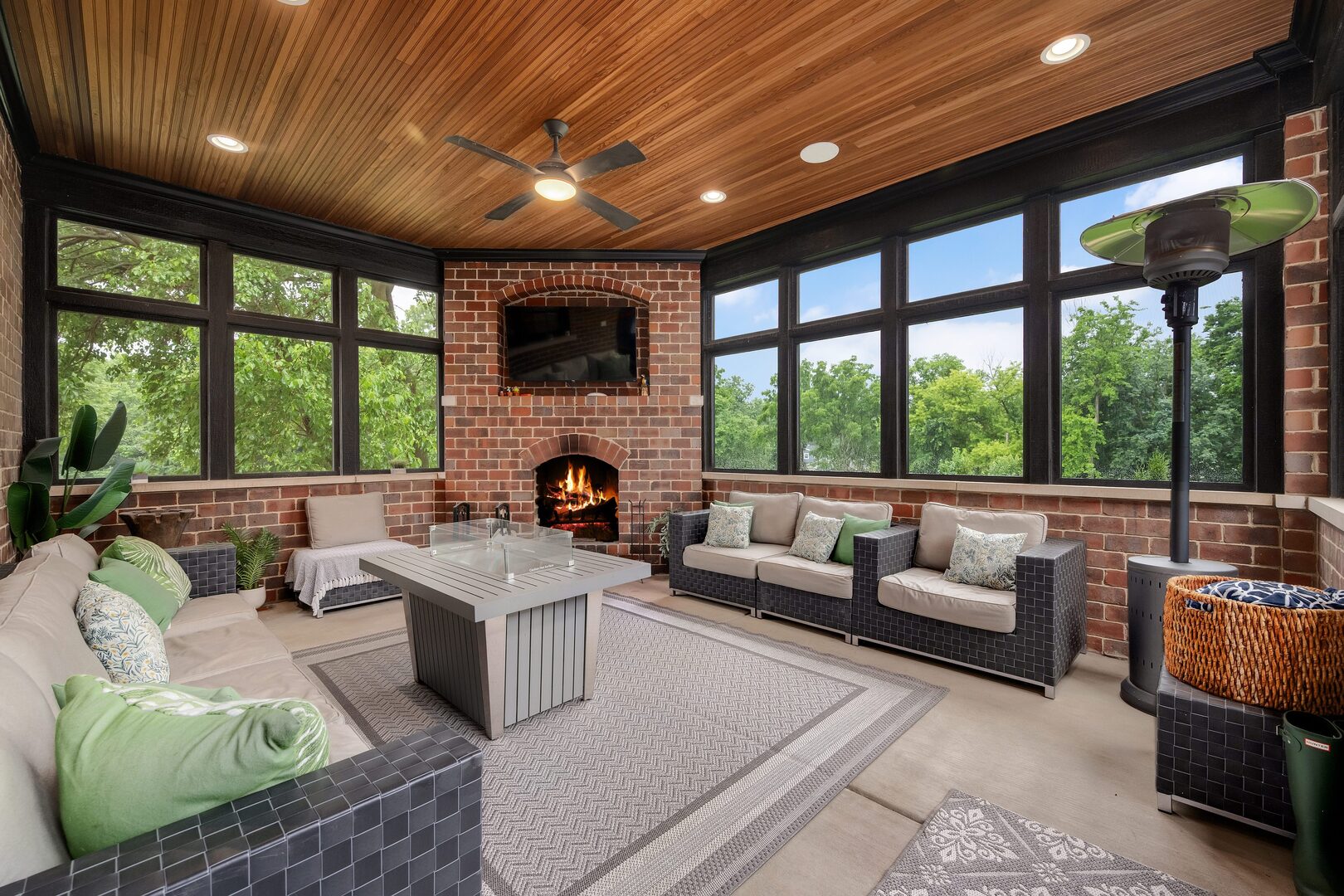 4050 Sterling Road Downers Grove, IL 60515 - Photo 32 of 73