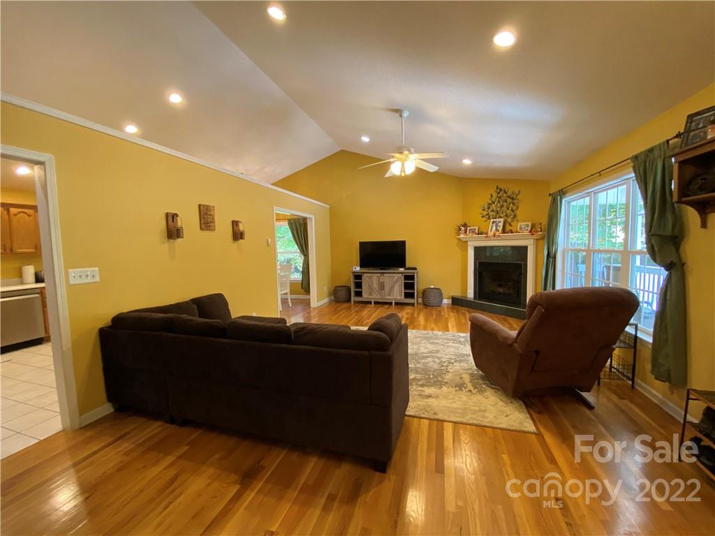 116 Maney Branch Road Weaverville, NC 28787 - Photo 7 of 34 Gallery Image 7
