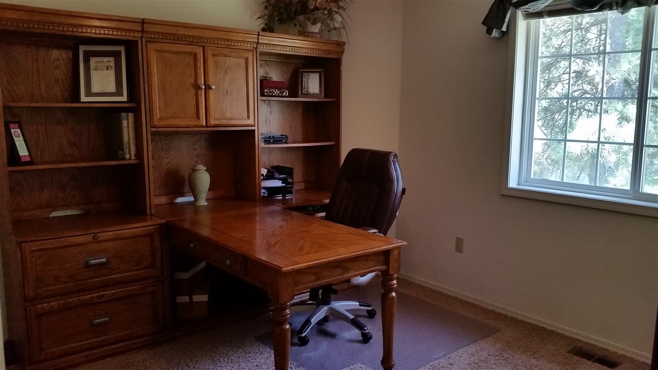 15601 North McKinnon Road Mead, WA 99021 - Photo 16 of 20