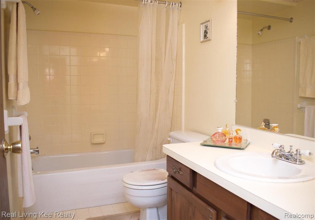 1893 Christy Court Rochester Hills, MI 48309 - Photo 21 of 37