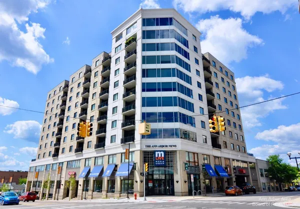 $2,700 | 111 North Ashley Street, Unit 305, Ann Arbor, MI 48104