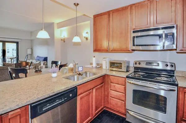 $2,700 | 111 North Ashley Street, Unit 305, Ann Arbor, MI 48104