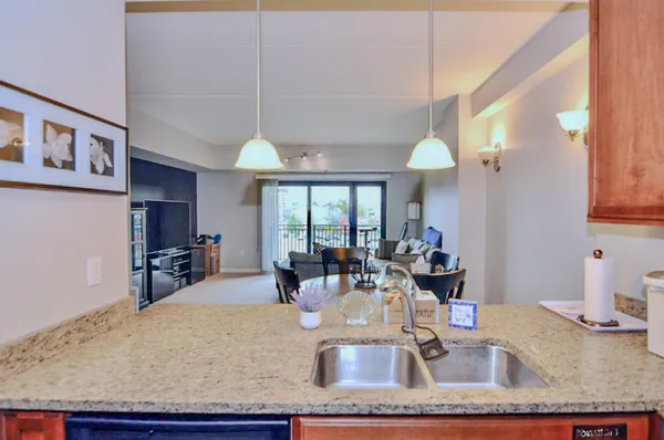 $2,700 | 111 North Ashley Street, Unit 305, Ann Arbor, MI 48104