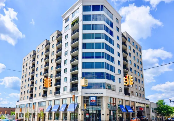 $2,700 | 111 North Ashley Street, Unit 305, Ann Arbor, MI 48104