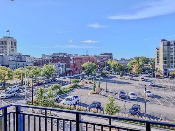 $2,700 | 111 North Ashley Street, Unit 305, Ann Arbor, MI 48104