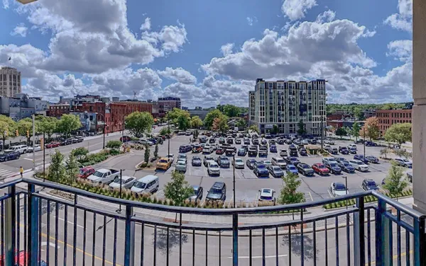 $2,700 | 111 North Ashley Street, Unit 305, Ann Arbor, MI 48104