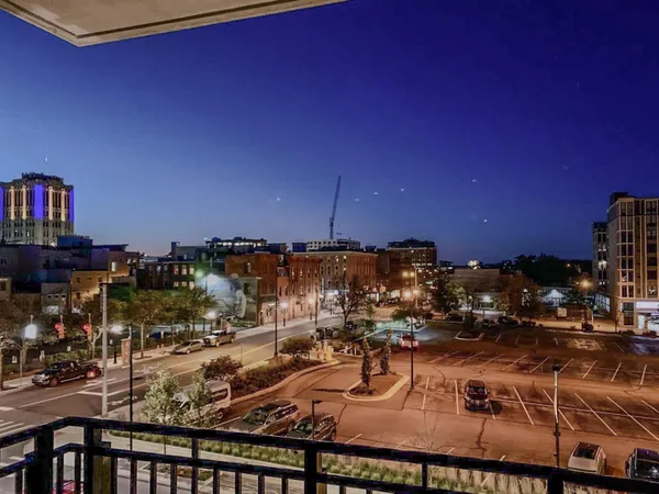 $2,700 | 111 North Ashley Street, Unit 305, Ann Arbor, MI 48104