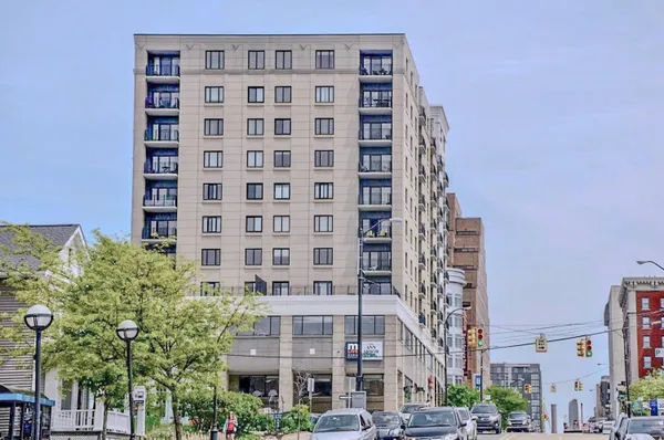 $2,700 | 111 North Ashley Street, Unit 305, Ann Arbor, MI 48104