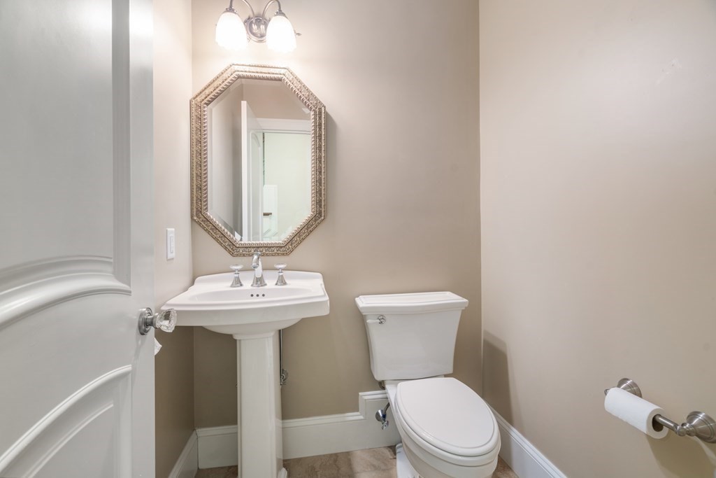 149 Bristol Road Wellesley, MA 02481 - Photo 14 of 39