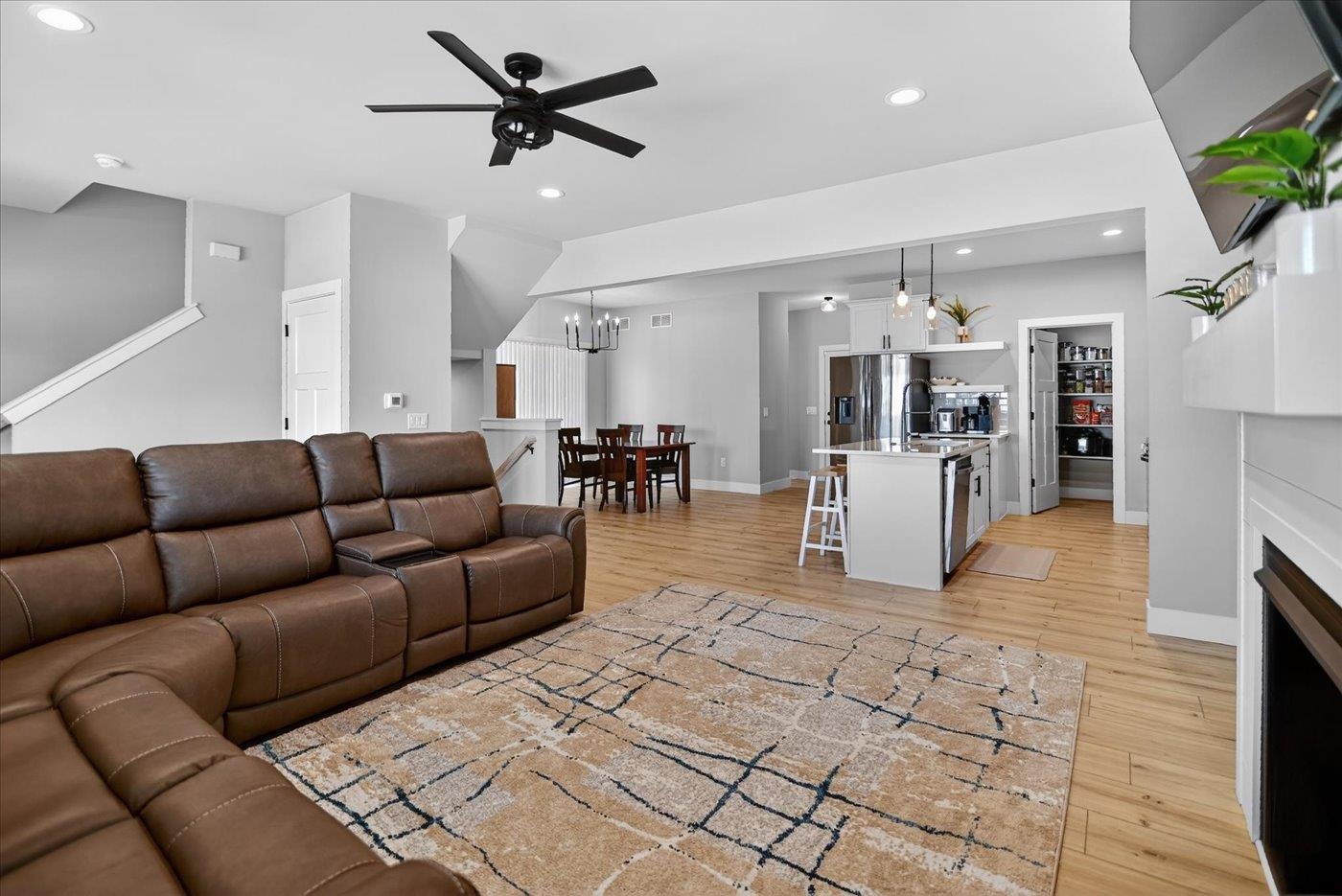 4871 Arugula Road Fitchburg, WI 53711 - Photo 3 of 24