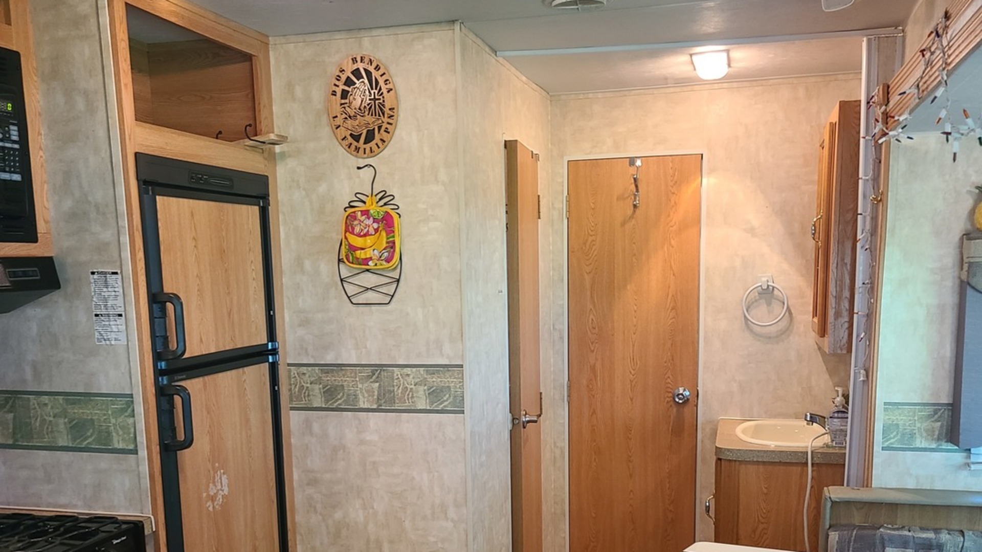 17-163 Woodhaven Sublette, IL 61367 - Photo 19 of 22 a bathroom with a shower and a sink