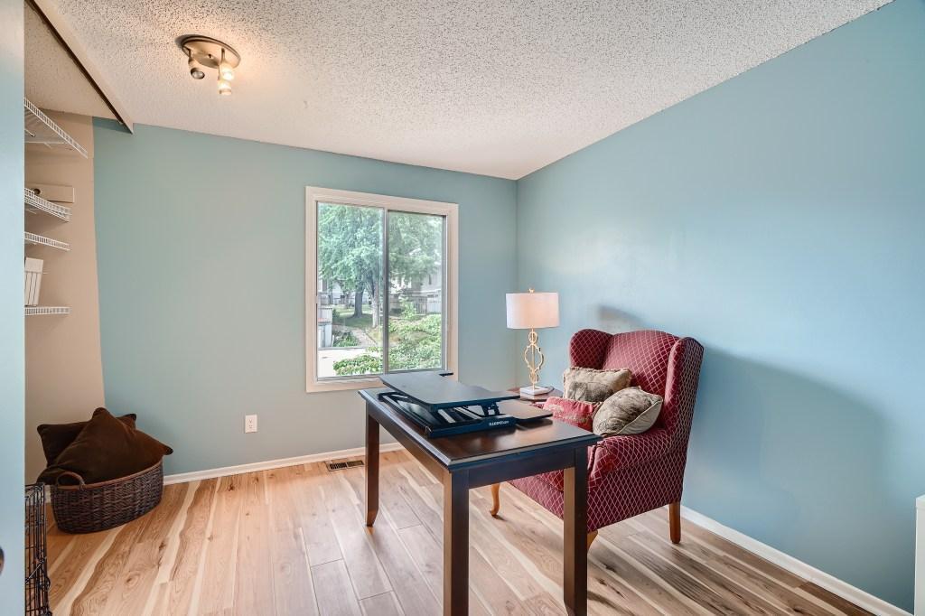 1163 Wagon Wheel Road Hopkins, MN 55343 - Photo 9 of 13