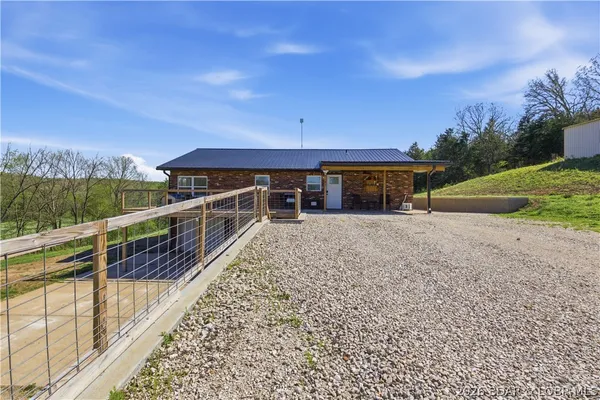 $450,000 | 195 Gageville Road, Eldon, MO 65026