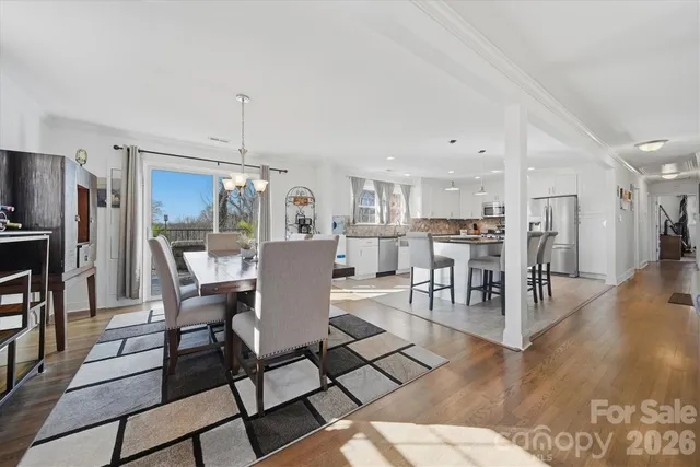 $389,900 | 6719 Lakeview Terrace, Hickory, NC 28601