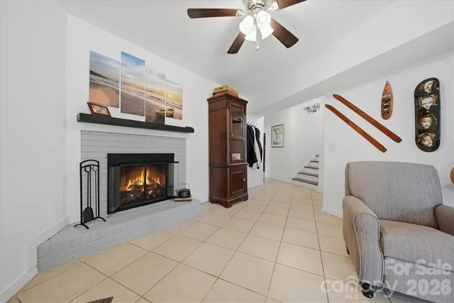 $389,900 | 6719 Lakeview Terrace, Hickory, NC 28601