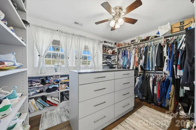 $389,900 | 6719 Lakeview Terrace, Hickory, NC 28601