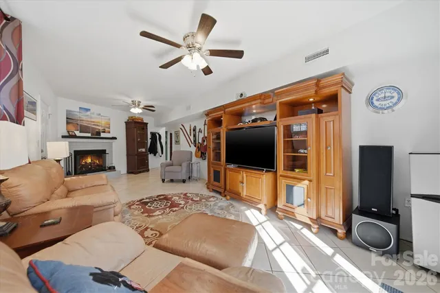 $389,900 | 6719 Lakeview Terrace, Hickory, NC 28601