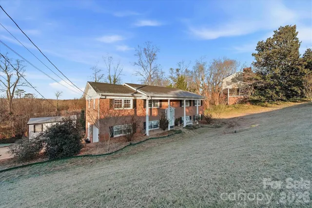 $389,900 | 6719 Lakeview Terrace, Hickory, NC 28601