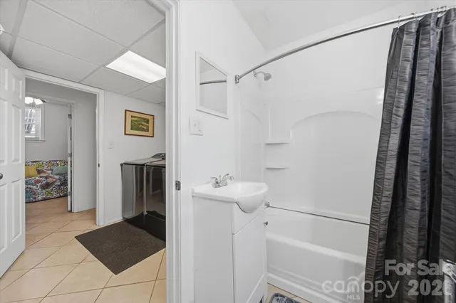 $389,900 | 6719 Lakeview Terrace, Hickory, NC 28601