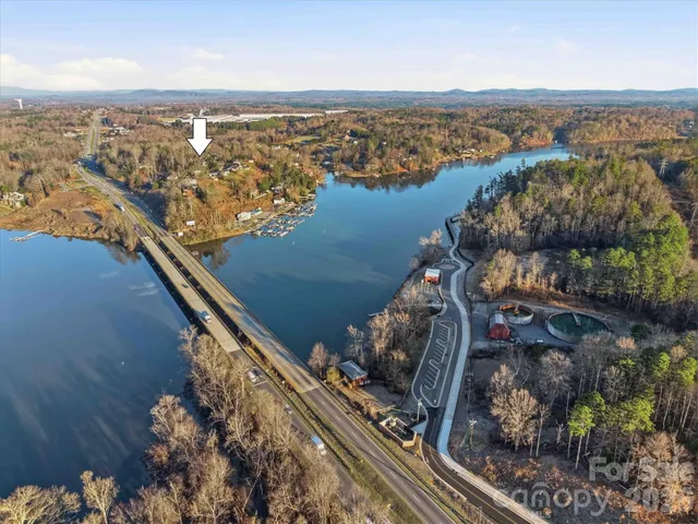 $389,900 | 6719 Lakeview Terrace, Hickory, NC 28601