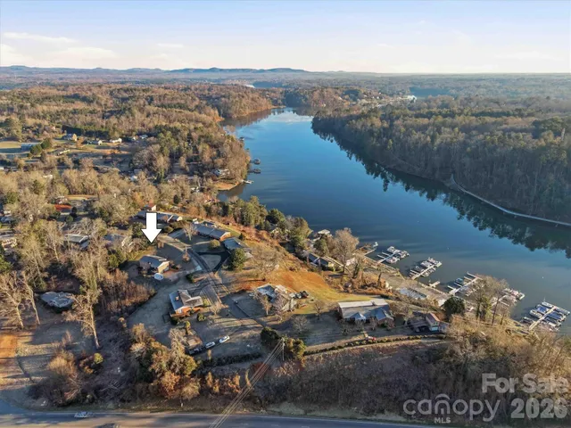 $389,900 | 6719 Lakeview Terrace, Hickory, NC 28601