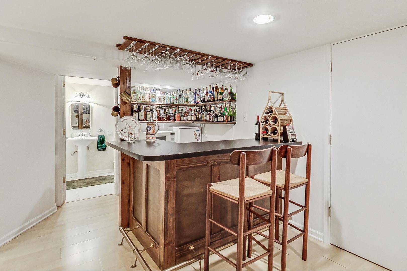1016 Midway Road Northbrook, IL 60062 - Photo 18 of 27 a dining room with furniture and window