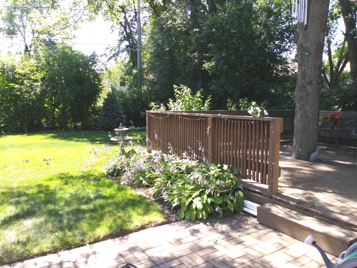 1016 Midway Road Northbrook, IL 60062 - Photo 26 of 27 a view of a garden with a flower garden