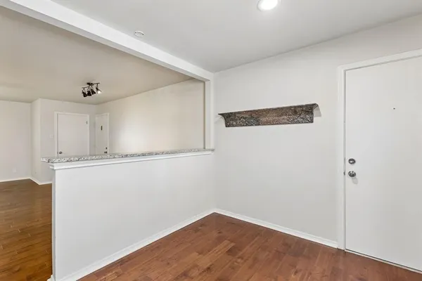 a view of utility room