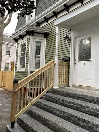 $5,000 | 2 Boardman Place, Unit 2, Cambridge, MA 02139