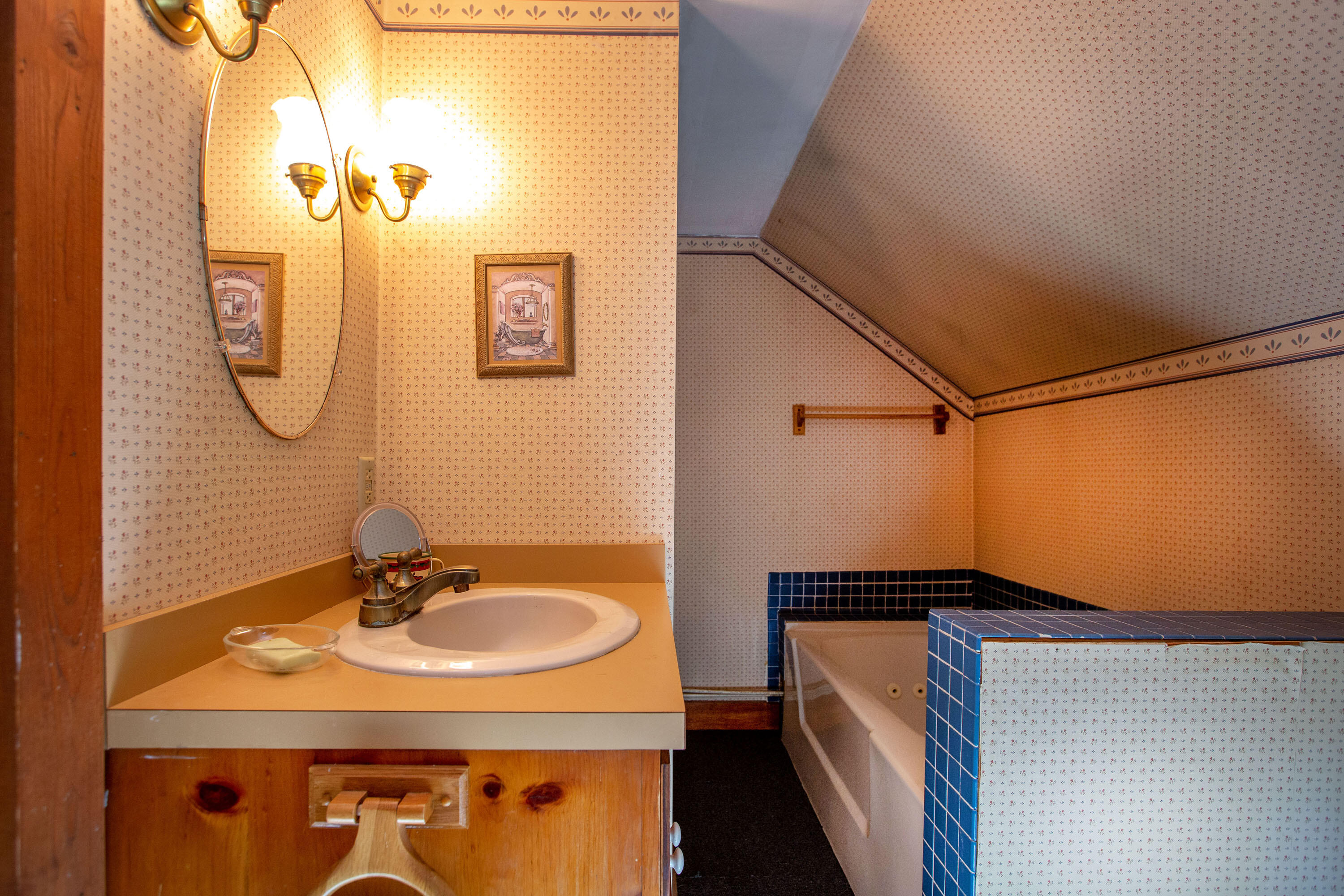 45 Fisher Road Bowdoinham, ME 04008 - Photo 47 of 83 Upstairs full bathroom 2