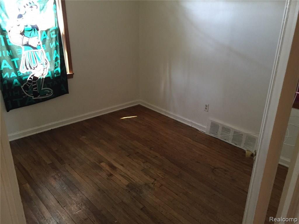 1105 Dover Road Pontiac, MI 48341 - Photo 8 of 12