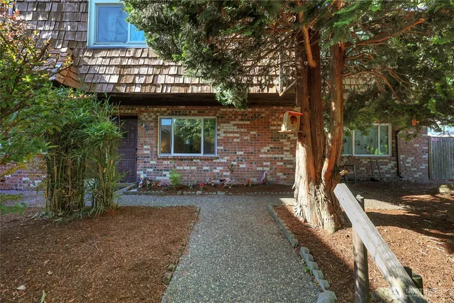 $1,296,000 | 12421 5th Avenue West, Everett, WA 98204