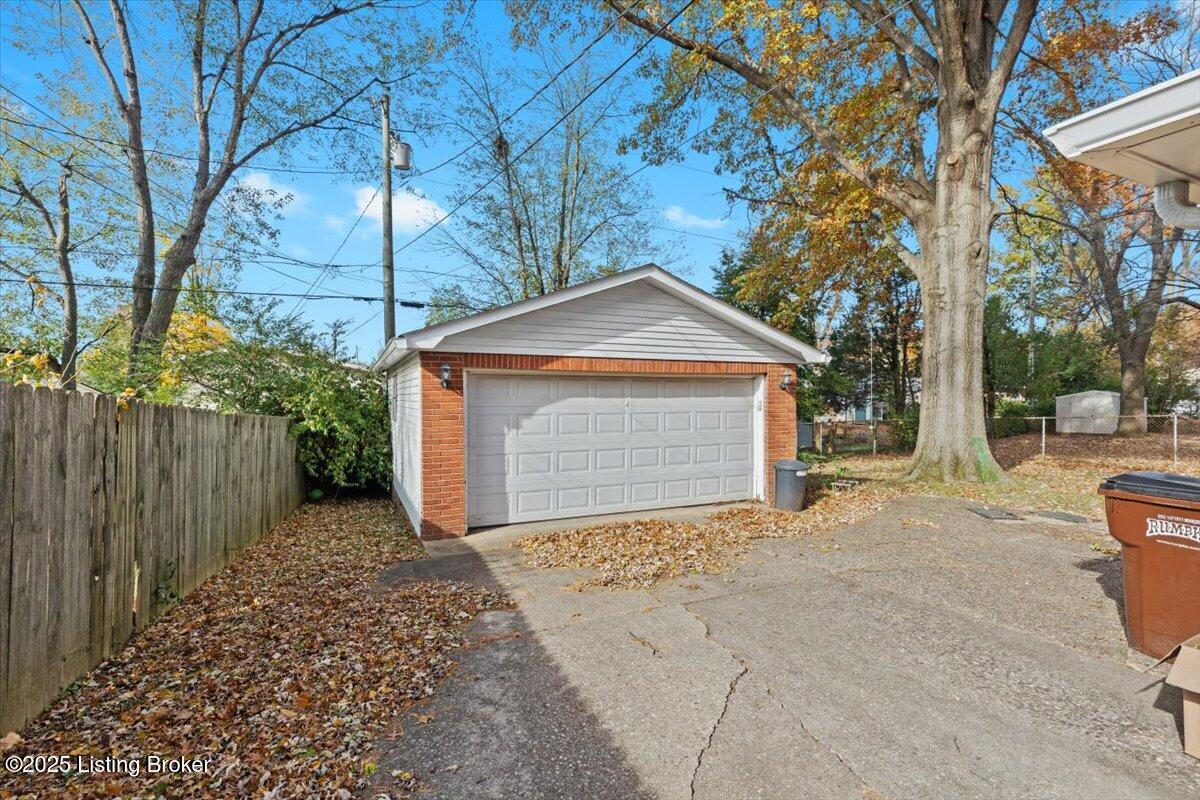 2512 Savannah Road Louisville, KY 40242 - Photo 25 of 26 26-2512 Savannah Rd-26